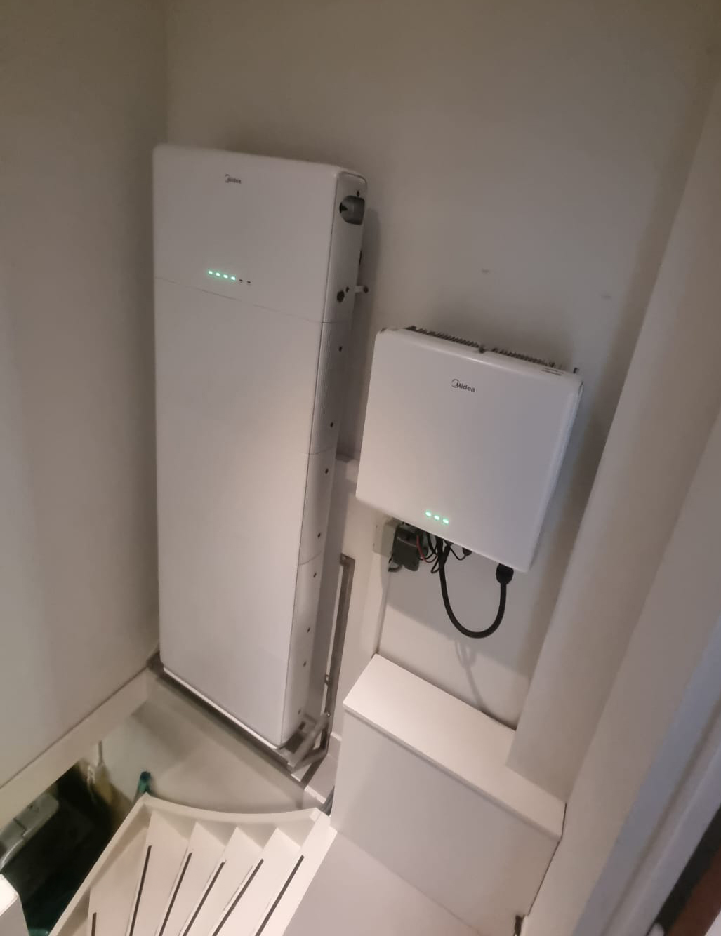 MHelios by Midea thuisbatterij installatie door Simmaxx in Overijssel